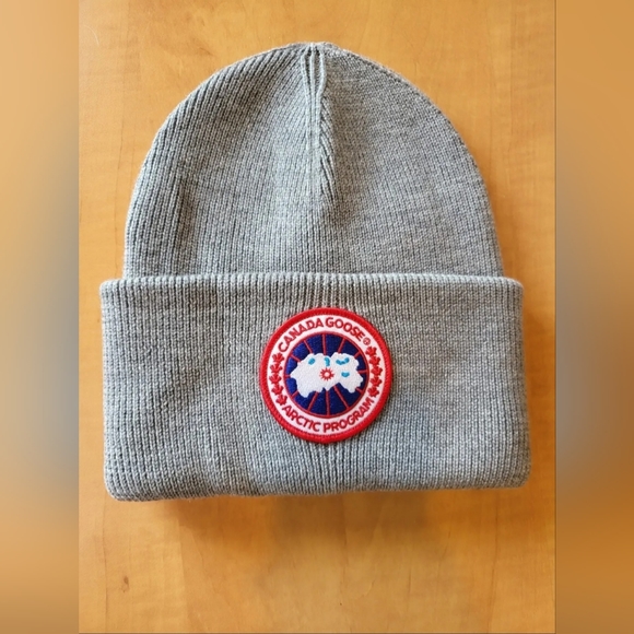 Canada Goose Artic Disc Toque - Picture 1 of 3